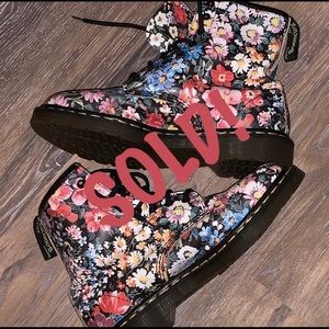 Vintage 1460 Floral Doc Martens🌻🌼🌸✨